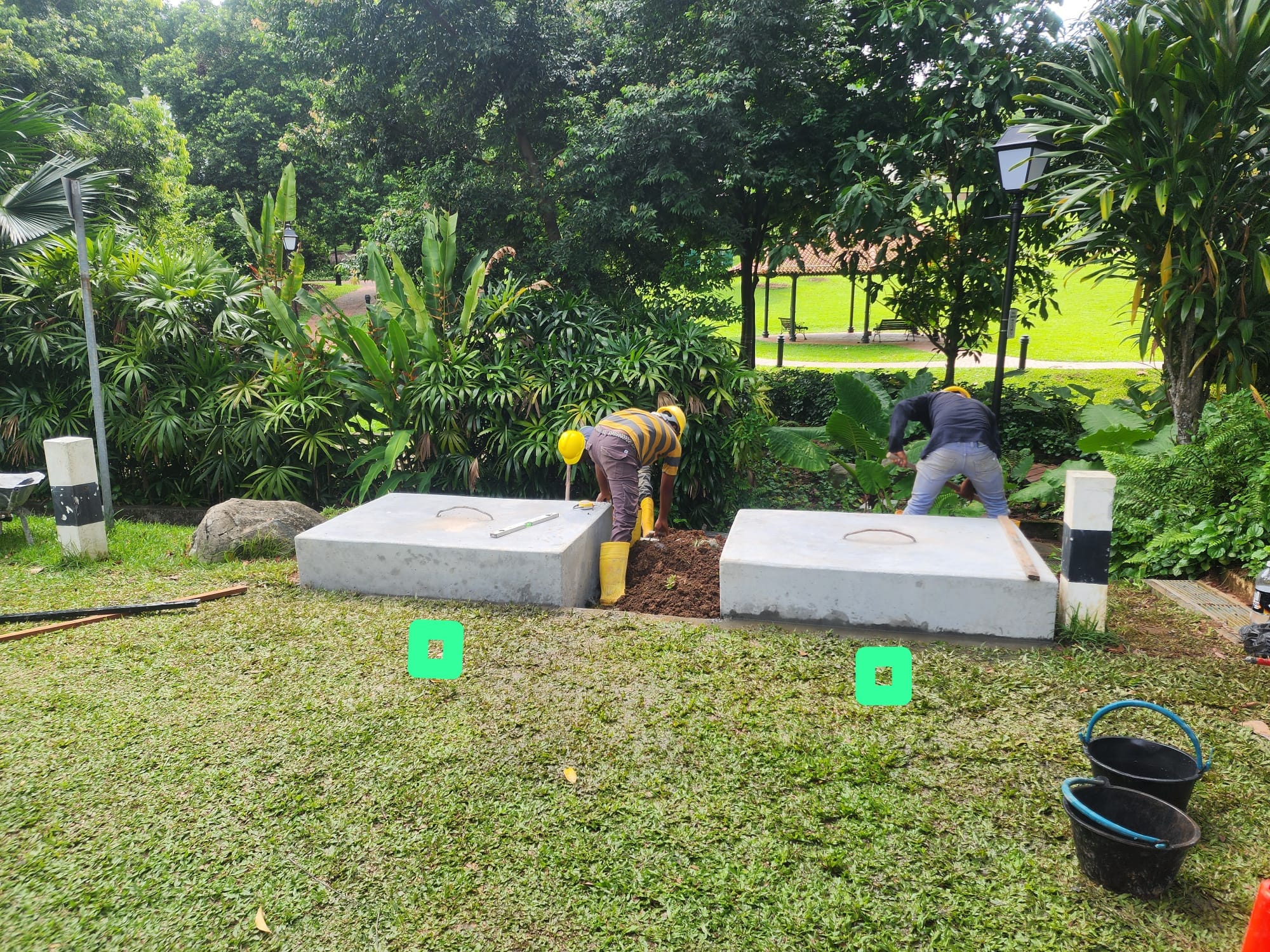 Sir Stamford Raffles and Nathaniel Wallich Sculptures Footing Fort Canning Park