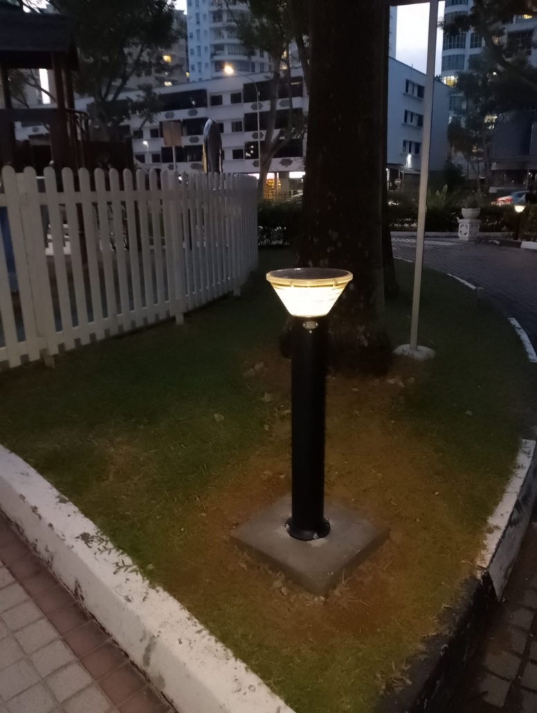 starled_solar_bollard_light